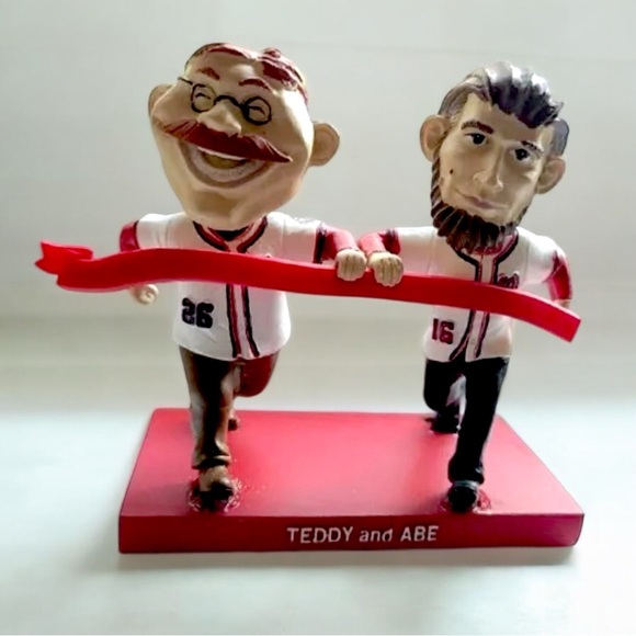 2023 Nationals TEDDY & ABE Bobblehead Racing Presidents WASHINGTON BOBBLE - Picture 1 of 8